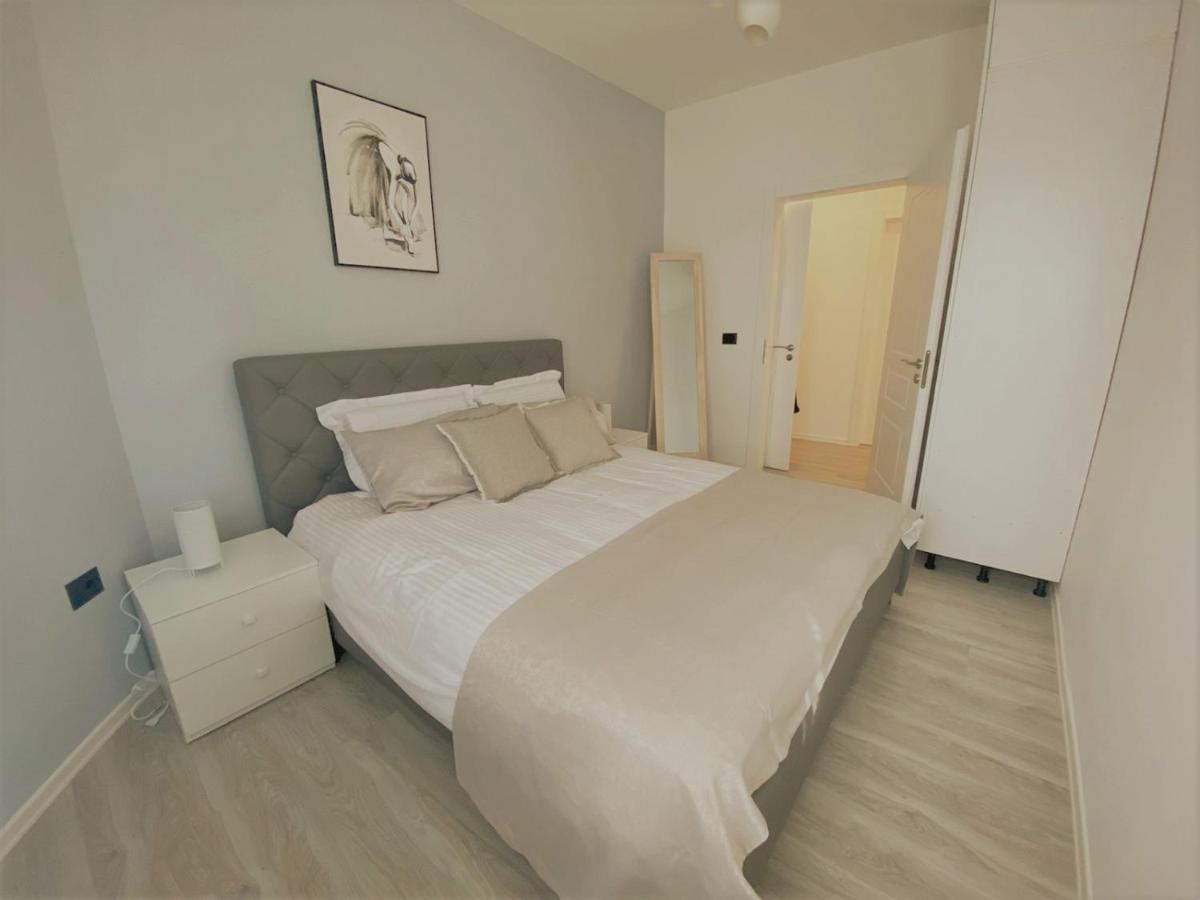 Cozy Central Tirana Apartments エクステリア 写真
